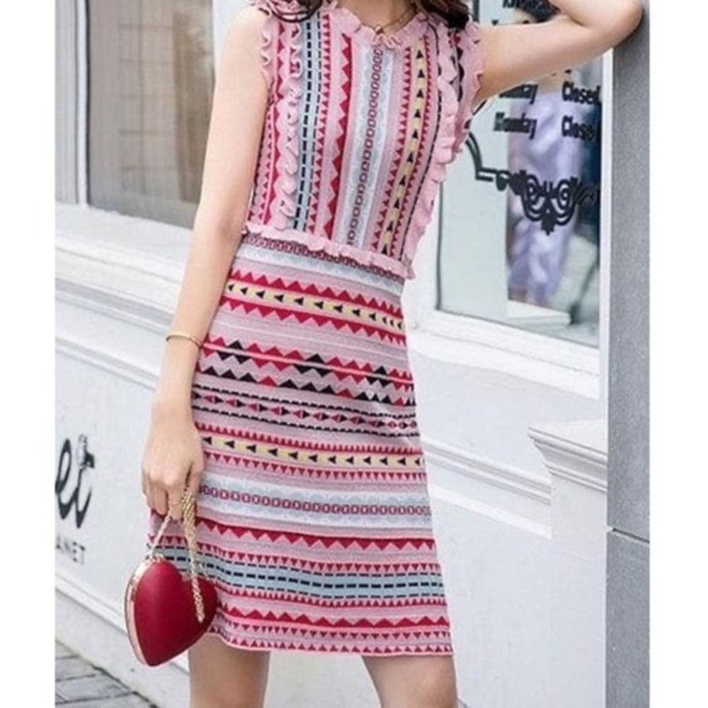 Elle Bechelani Pink Jacquard Knit
Ruffle Fit & Flare Boho Dress size S/M